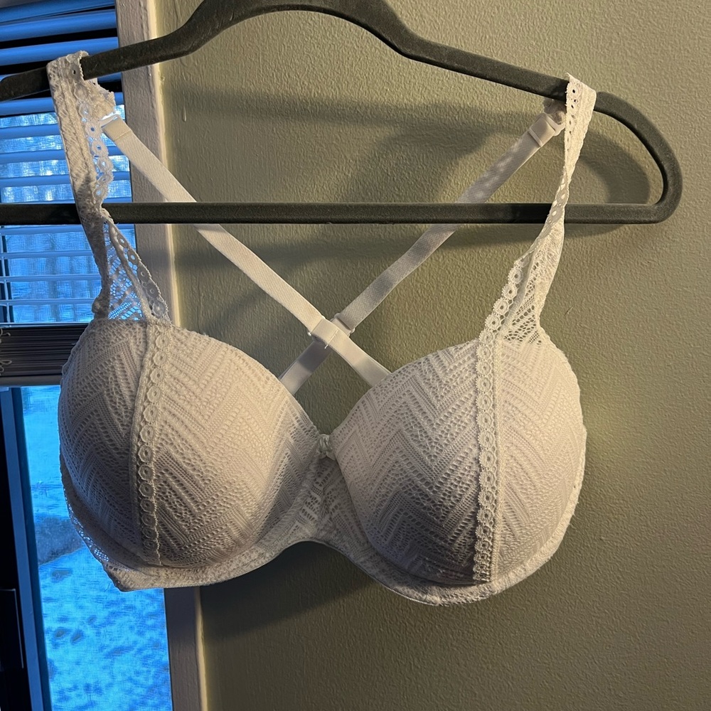 White lacy, adjustable straps, push-up bra - size 40C